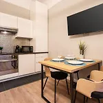 Premium 1 Bedroom Apartment On Maria St