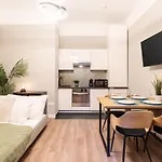 Premium 1 Bedroom Apartment On Maria St