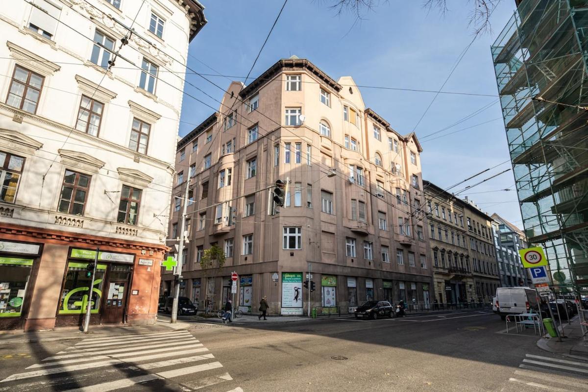 Apartment Premium 1 Bedroom On Maria St Budapest
